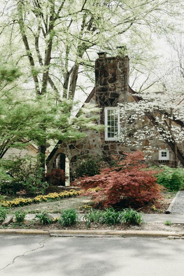 The Woodlawn Tudor Hot Springs Esterno foto